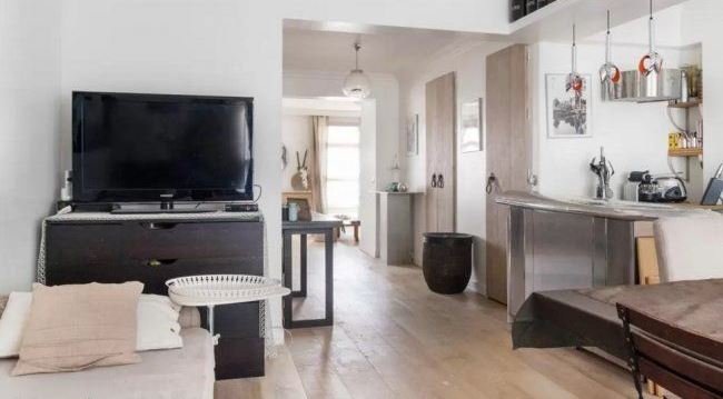 Loft 1 pièce 65 m²